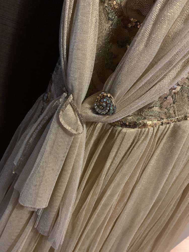 Zlate plesove saty Martina Kallai