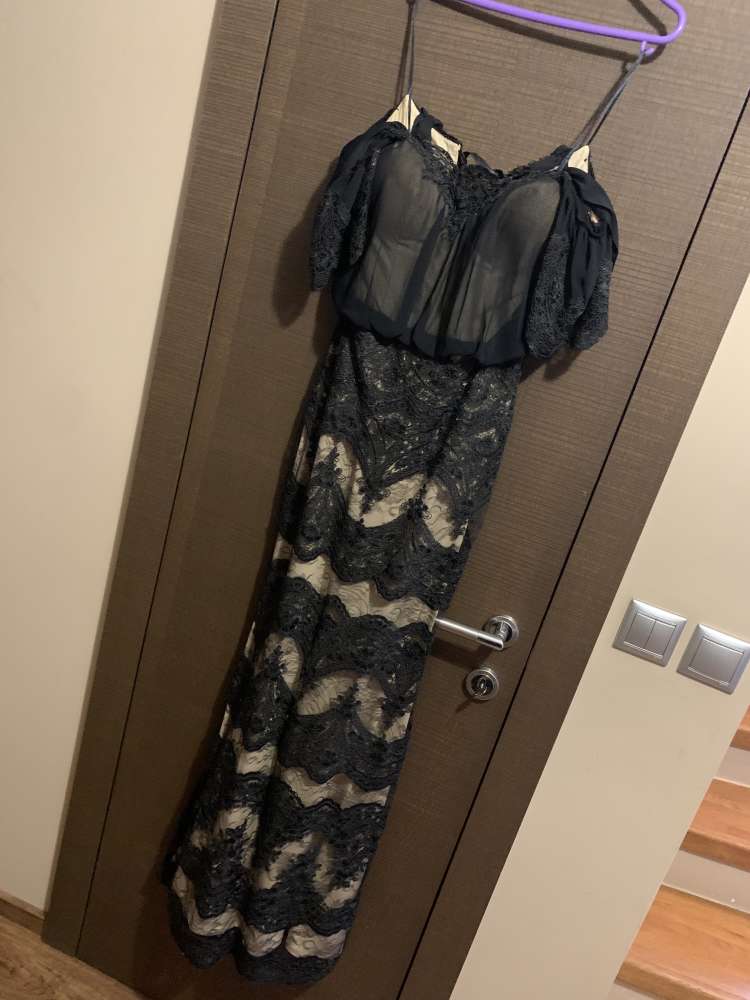 Plesove saty s viazanim na chrbte