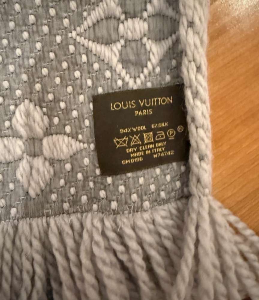 Louis Vuitton šál