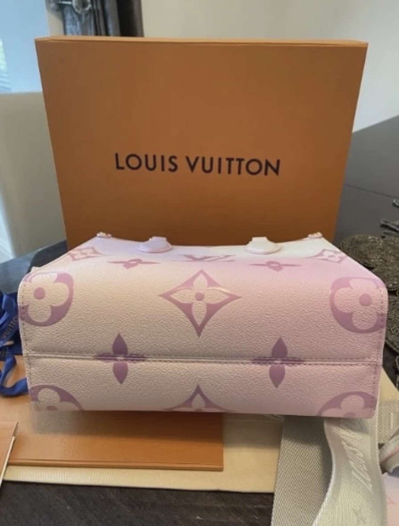 Louis Vuitton Onthego PM