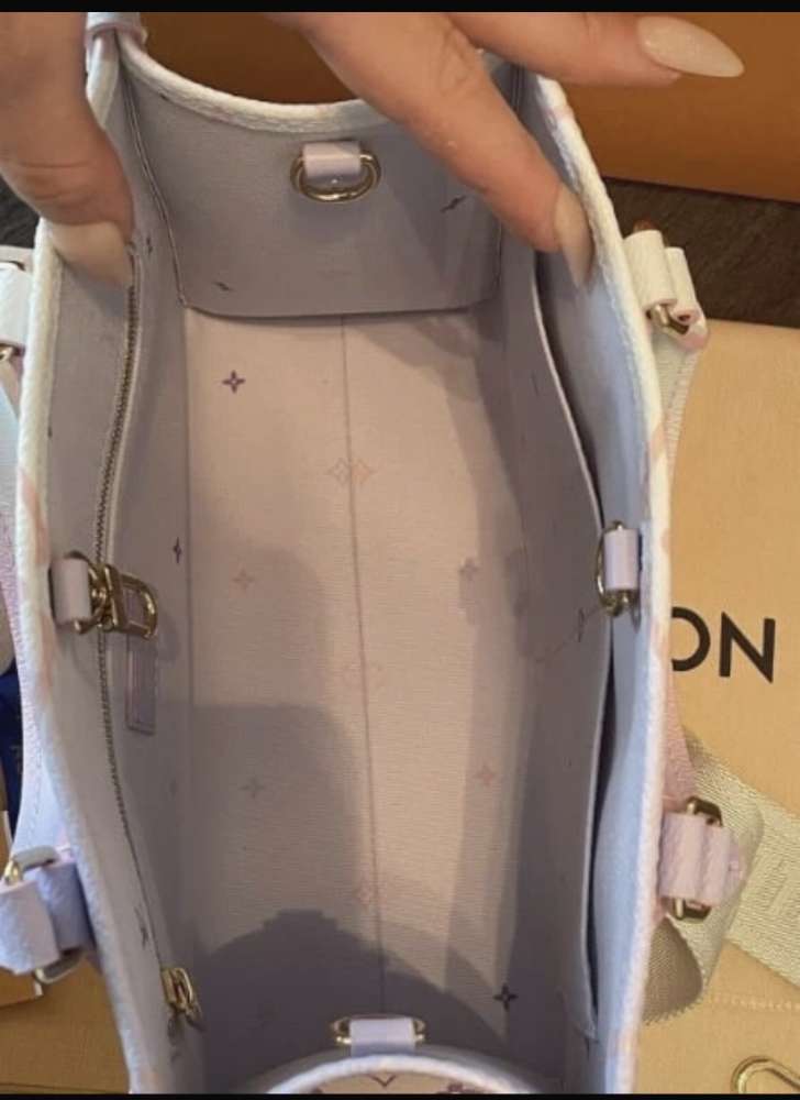 Louis Vuitton Onthego PM