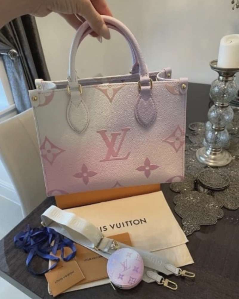 Louis Vuitton Onthego PM