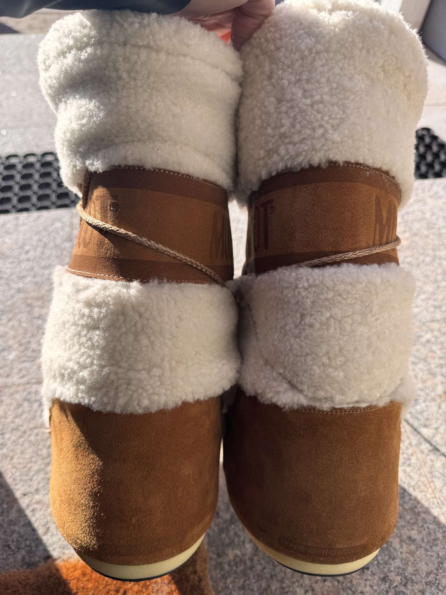 Moon boots