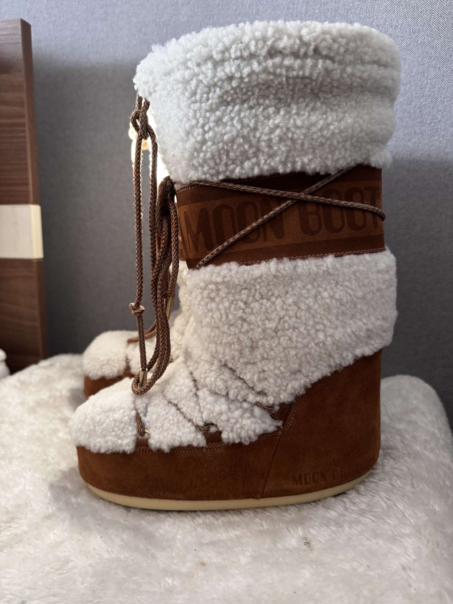 Moon boots