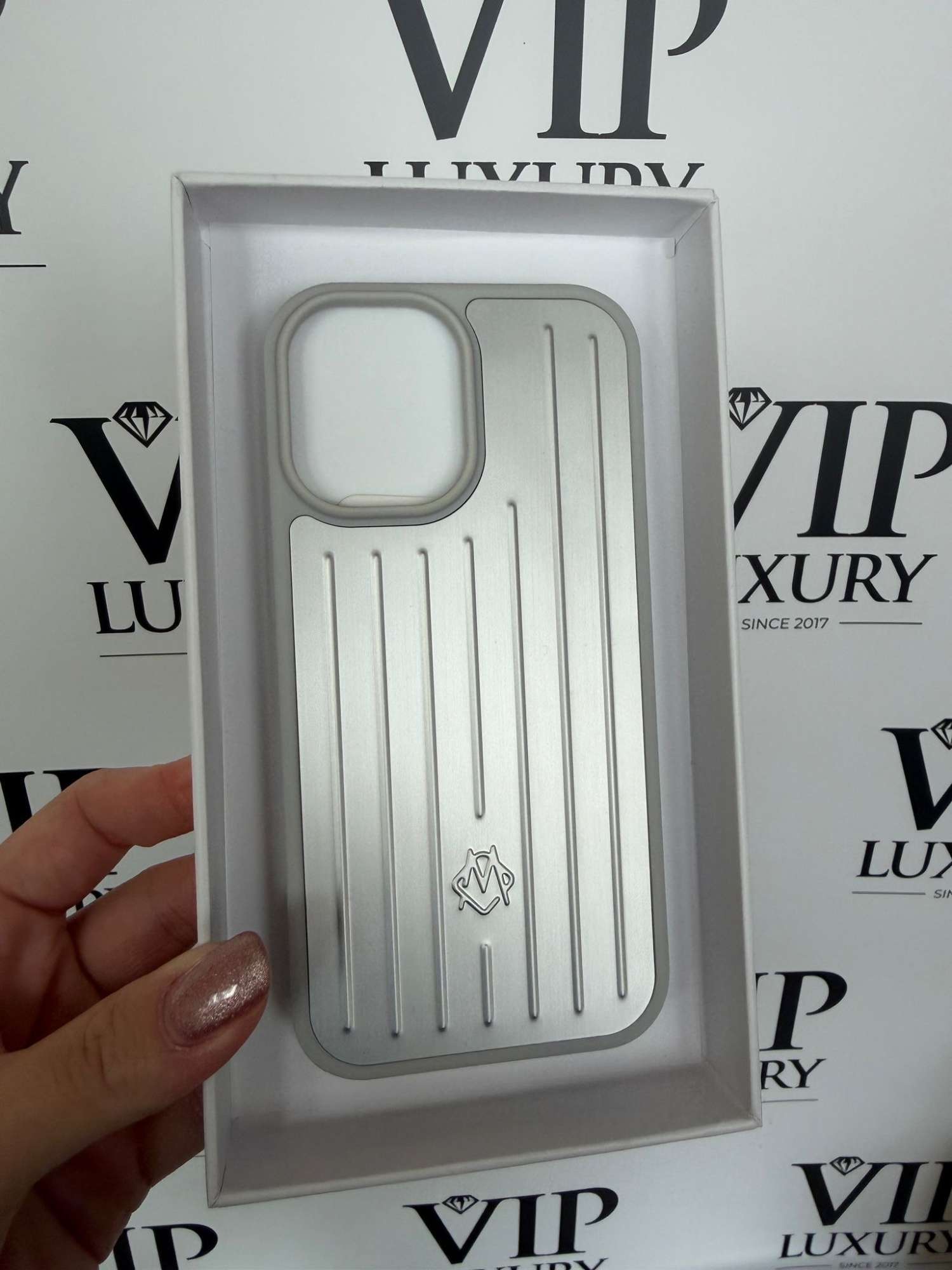 Rimowa obal na iPhone 16 pro