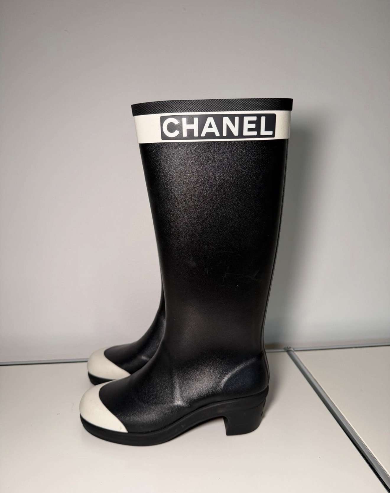 Chanel gumáky