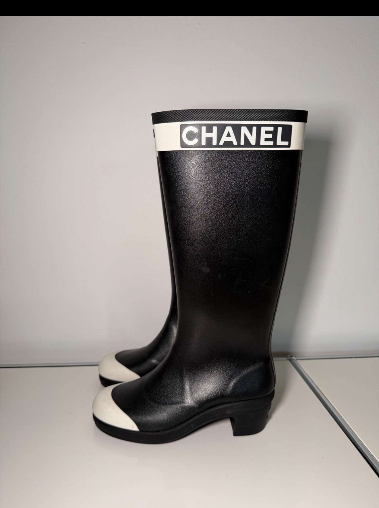Chanel gumáky