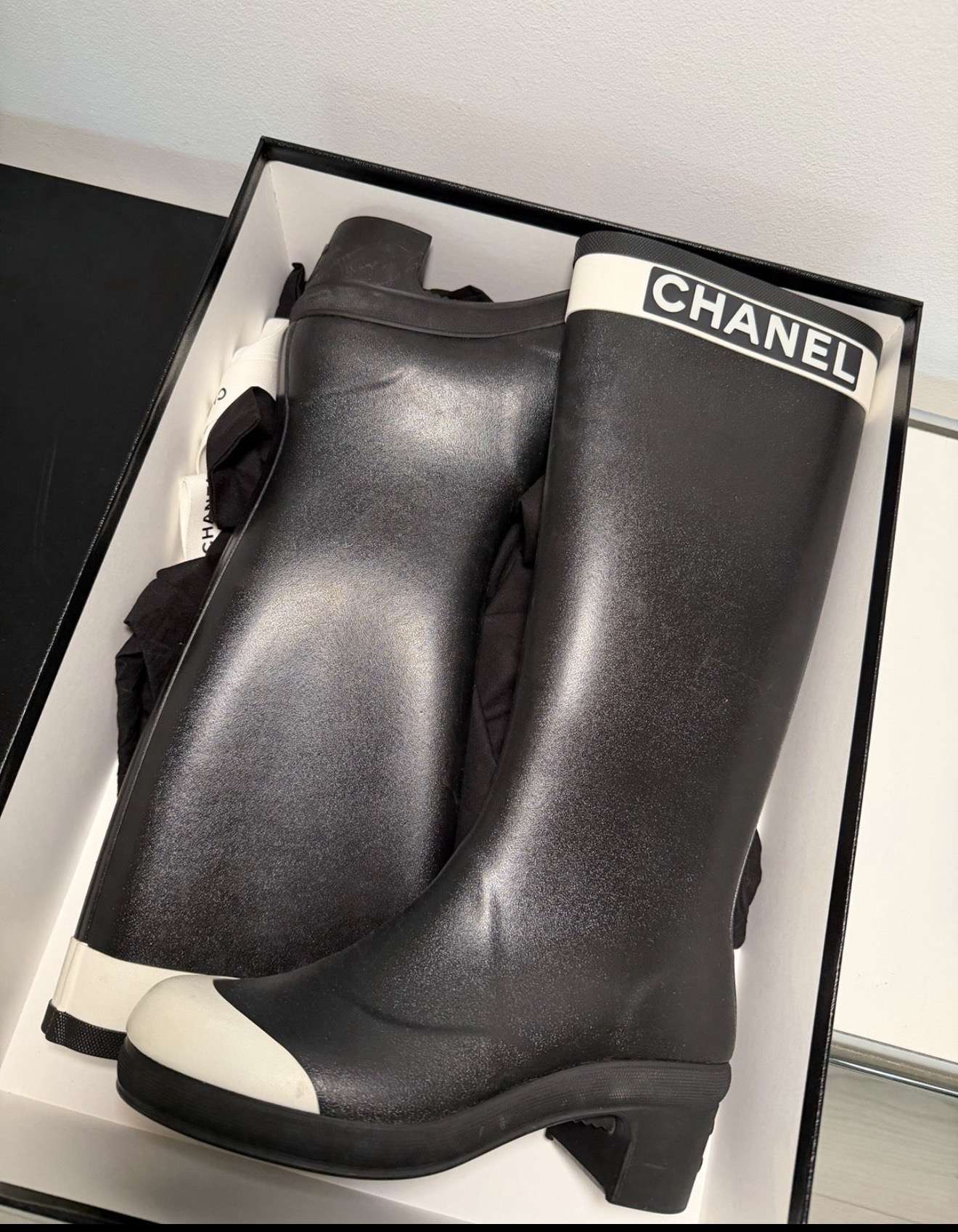 Chanel gumáky