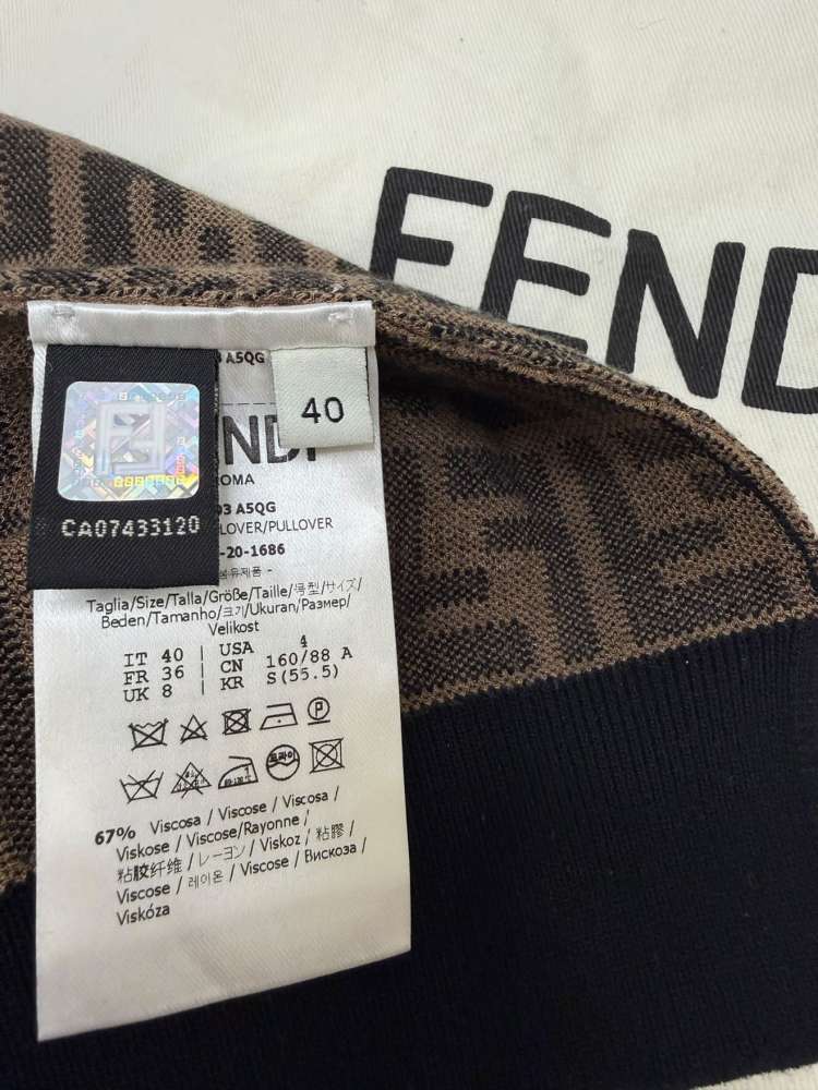 Fendi sveter