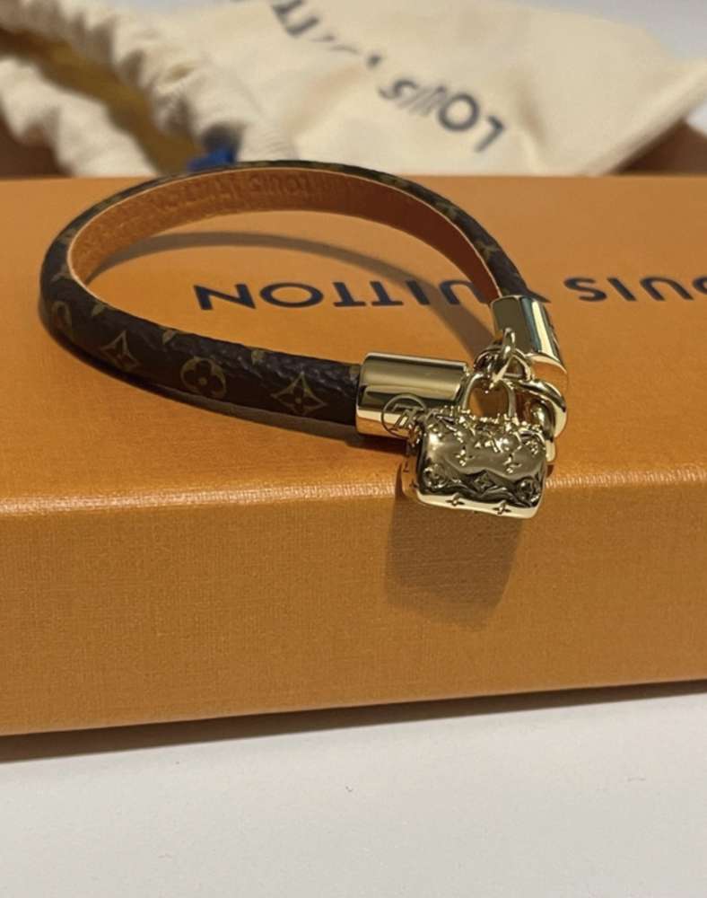 Louis Vuitton náramok