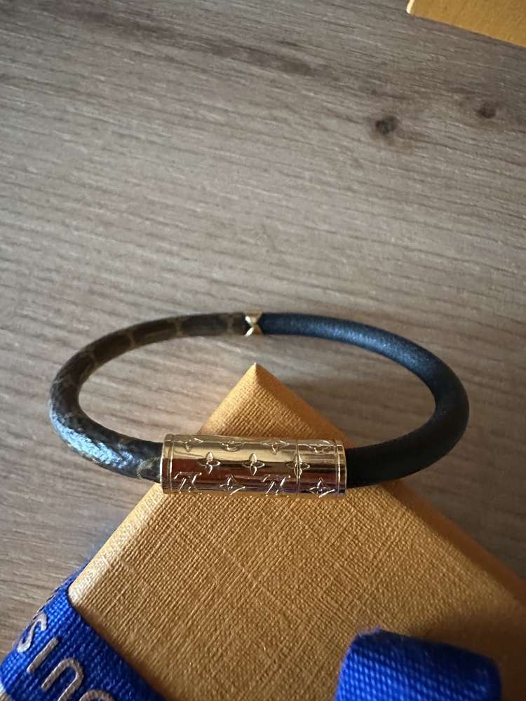 Louis Vuitton Daily Confidential náramok