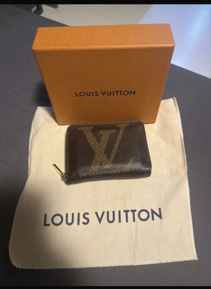 Louis Vuitton Zippy coin wallet