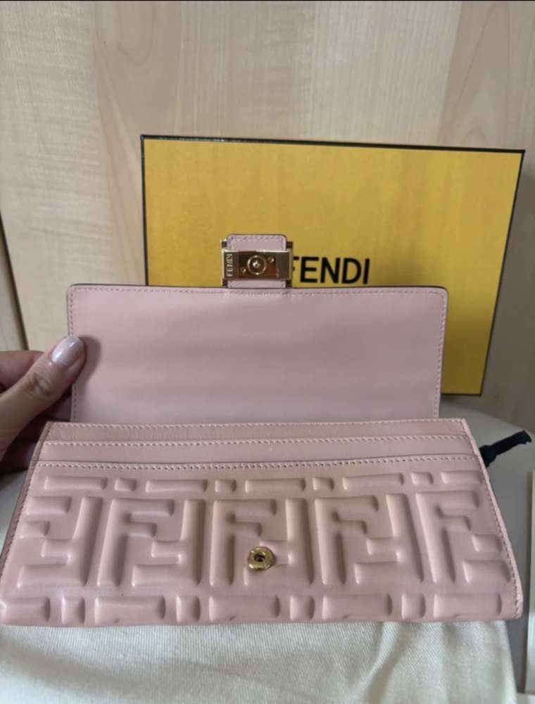 Fendi peňaženka