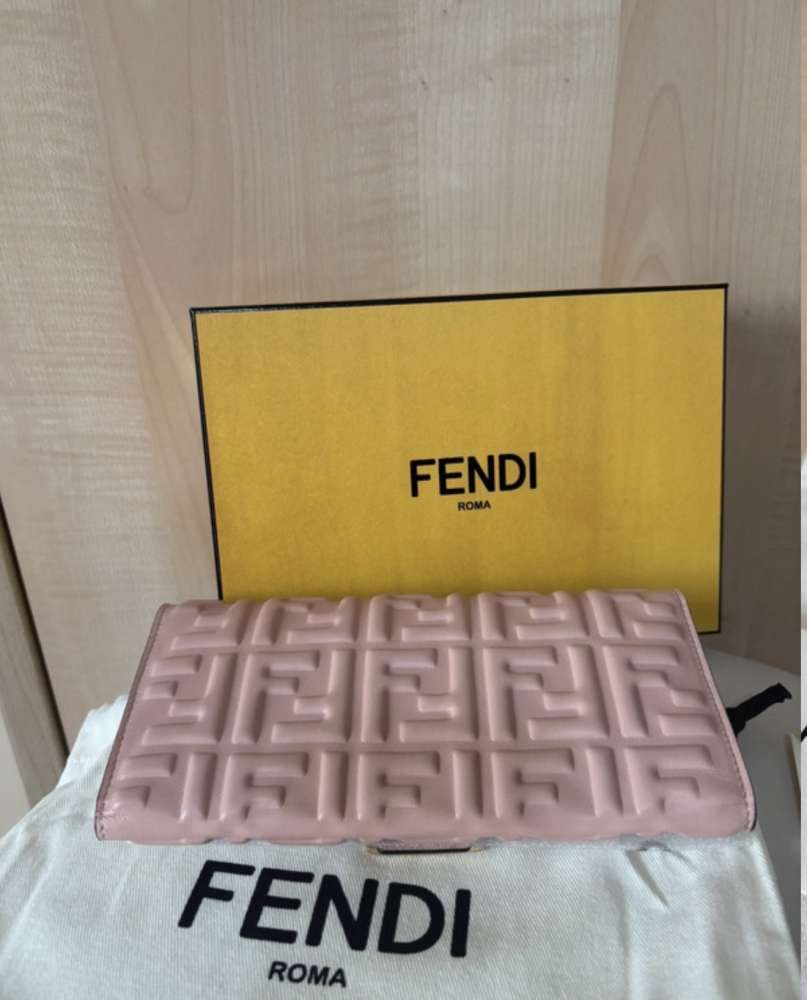 Fendi peňaženka
