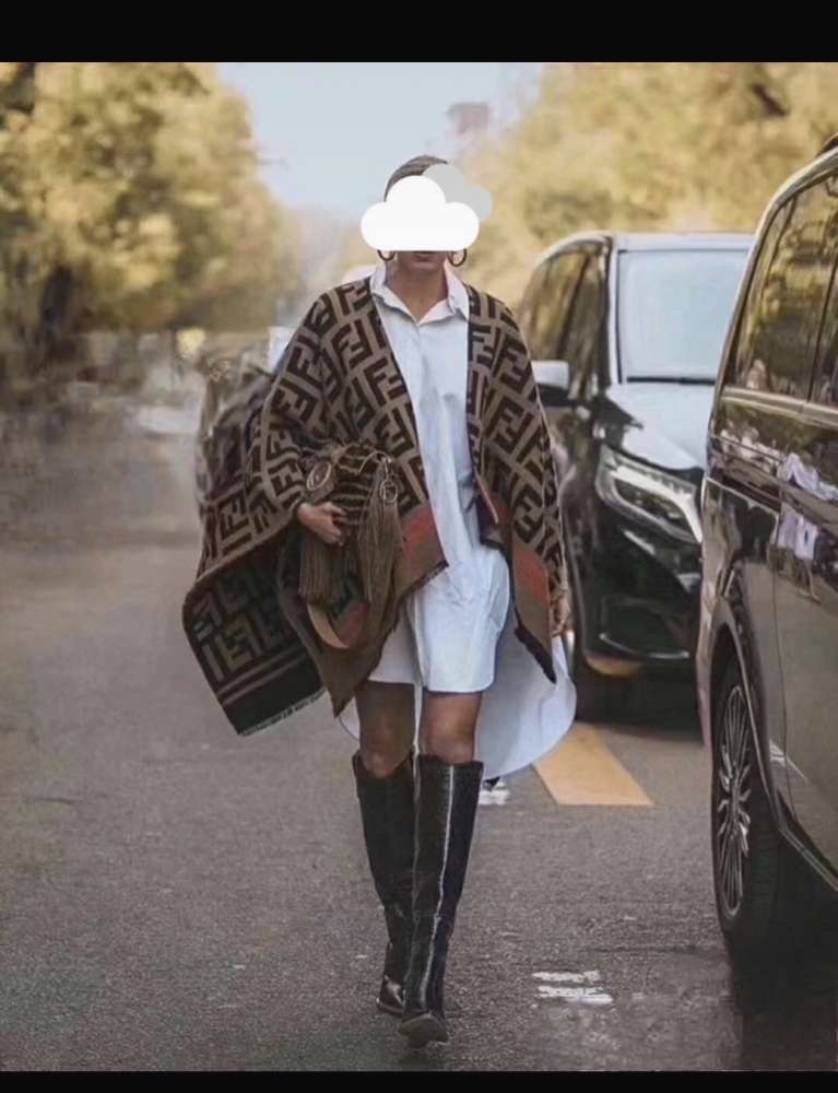Fendi pončo