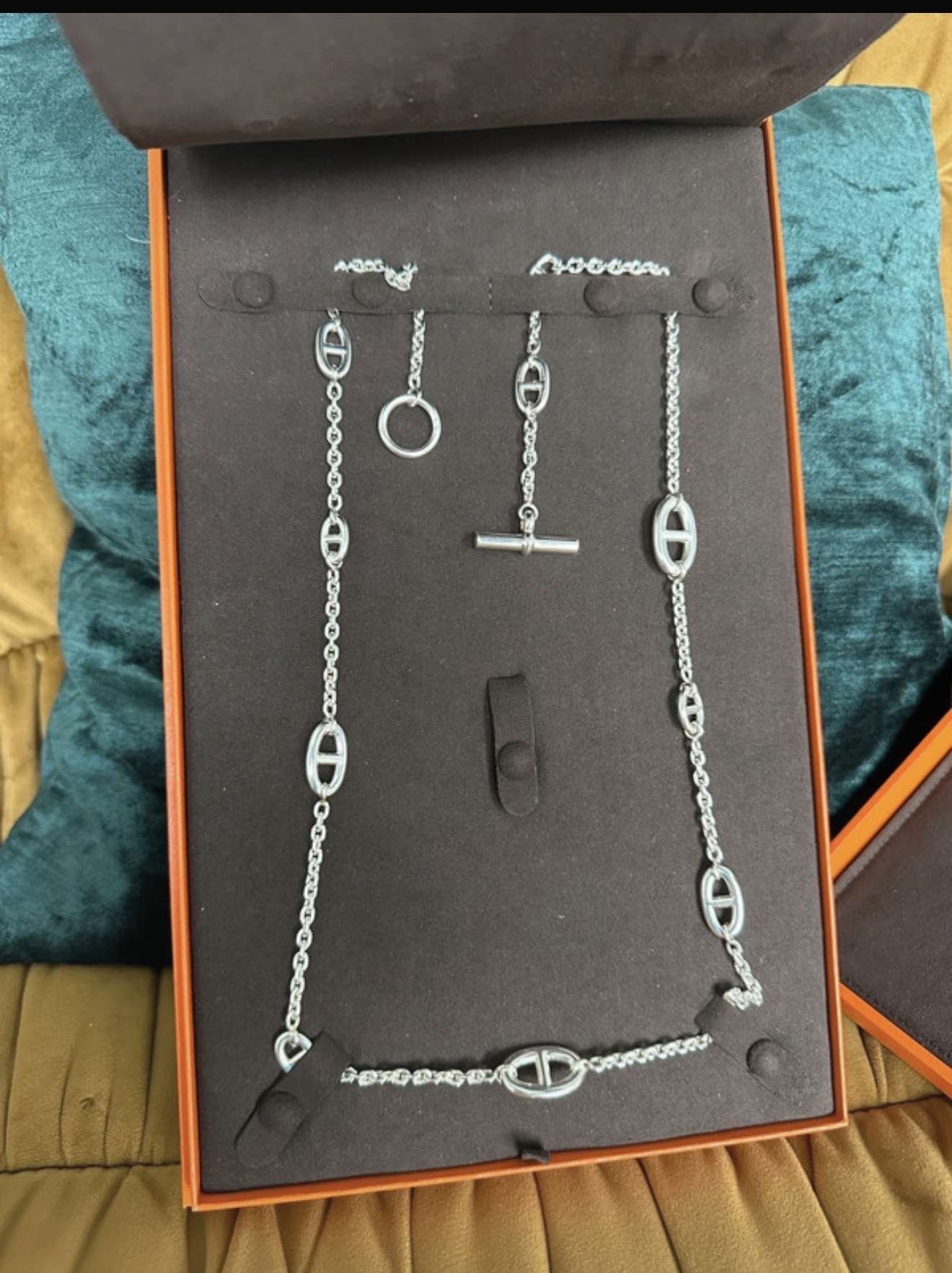 Hermes Farandole nahrdelnik