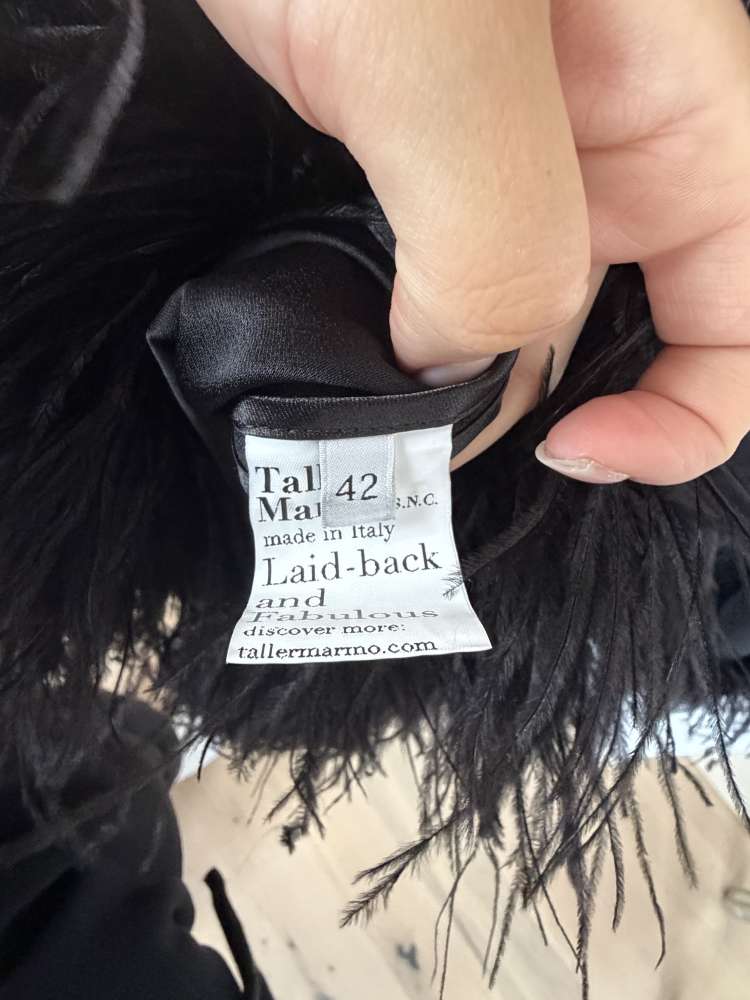 Takler Marmo šaty čierne s perím