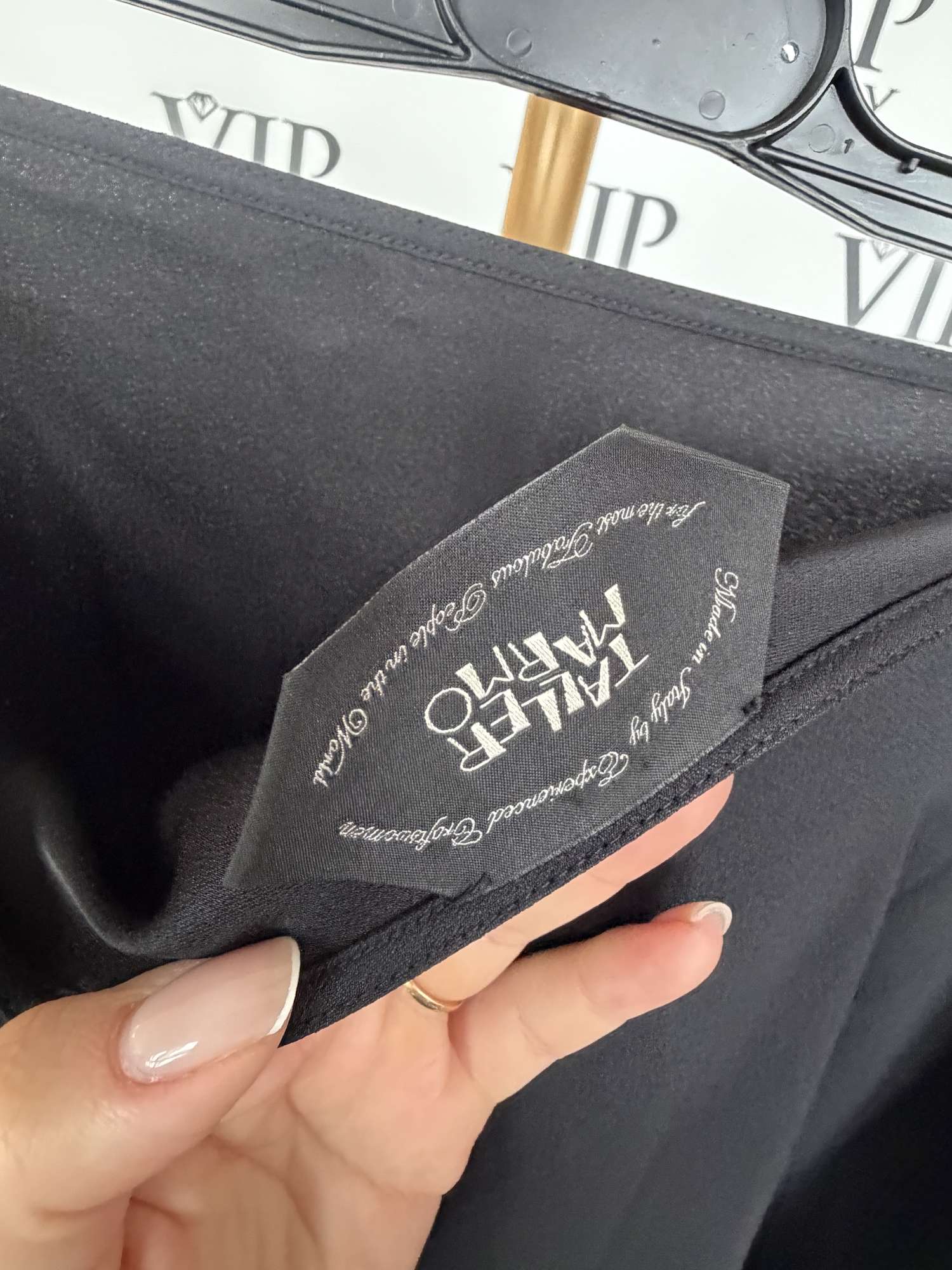 Takler Marmo šaty čierne s perím