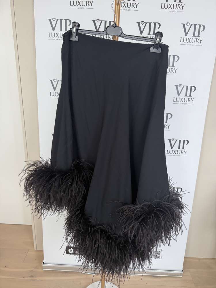 Takler Marmo šaty čierne s perím