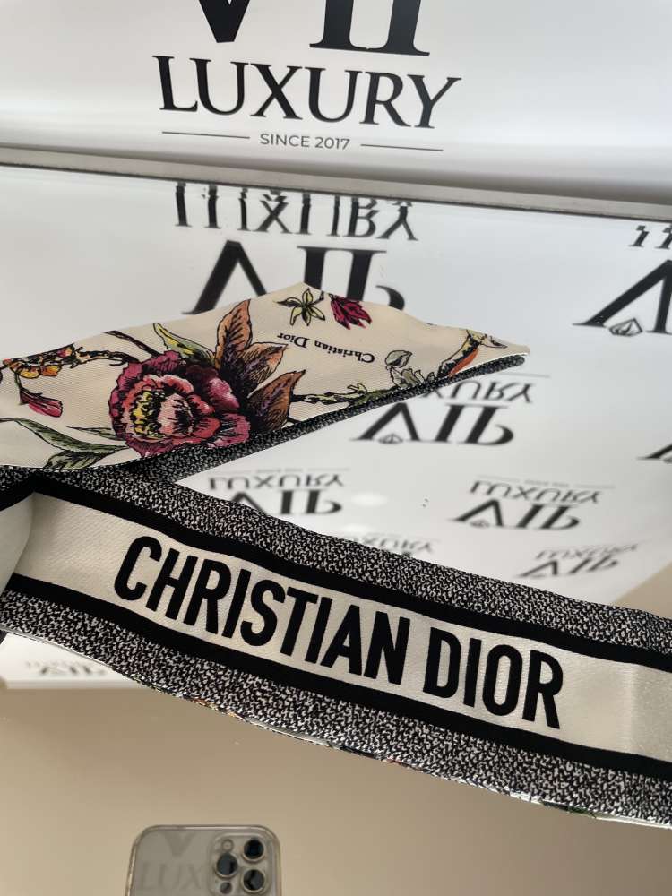 Dior šatka