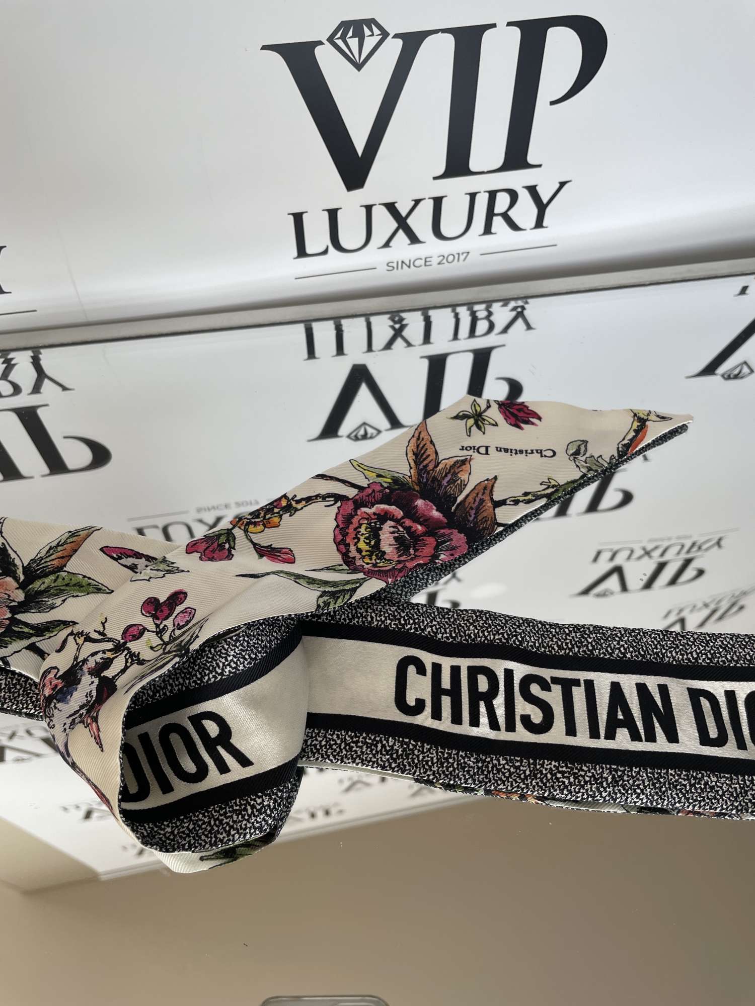Dior šatka