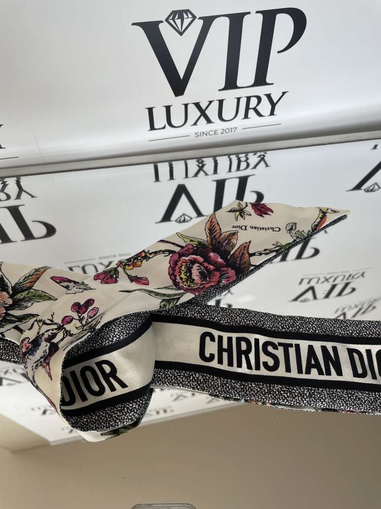 Dior šatka