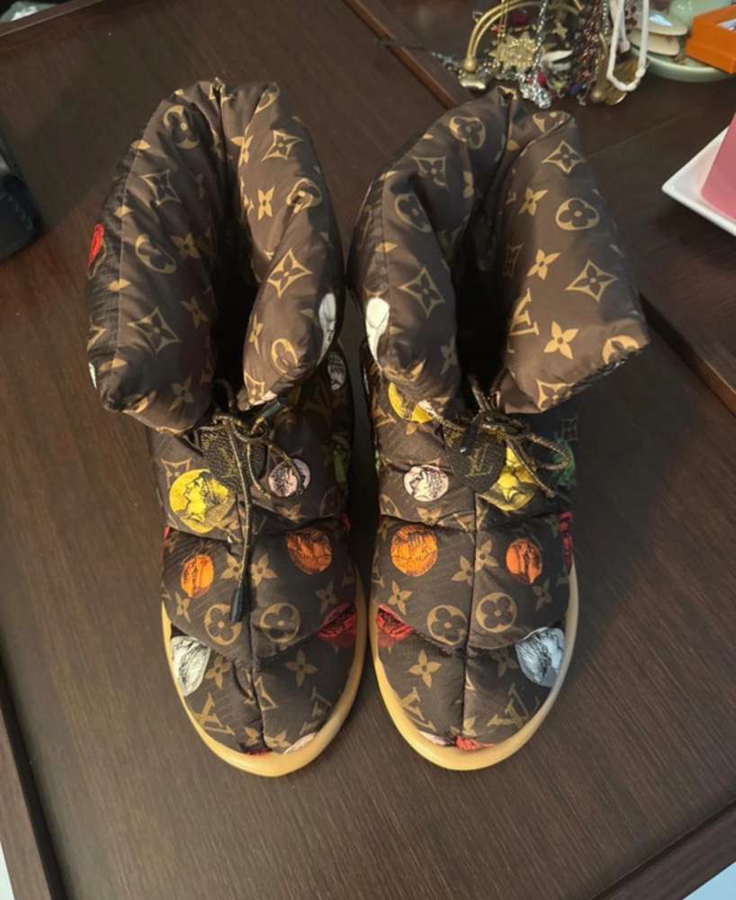 Louis Vuitton snehule