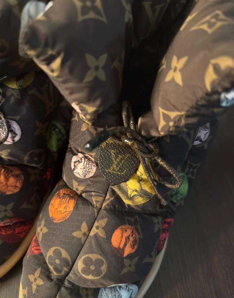 Louis Vuitton snehule