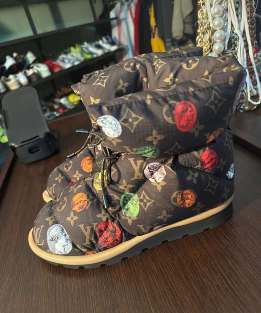 Louis Vuitton snehule