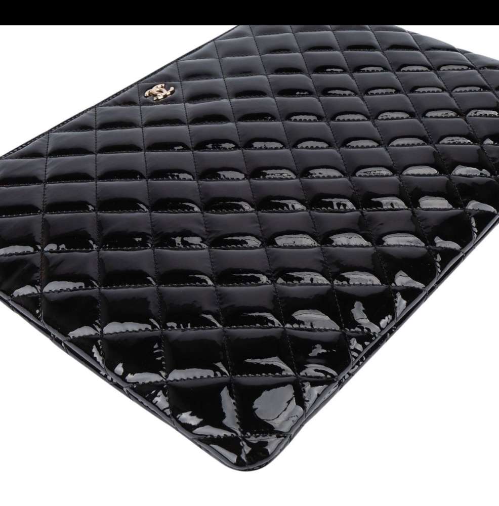 Chanel clutch