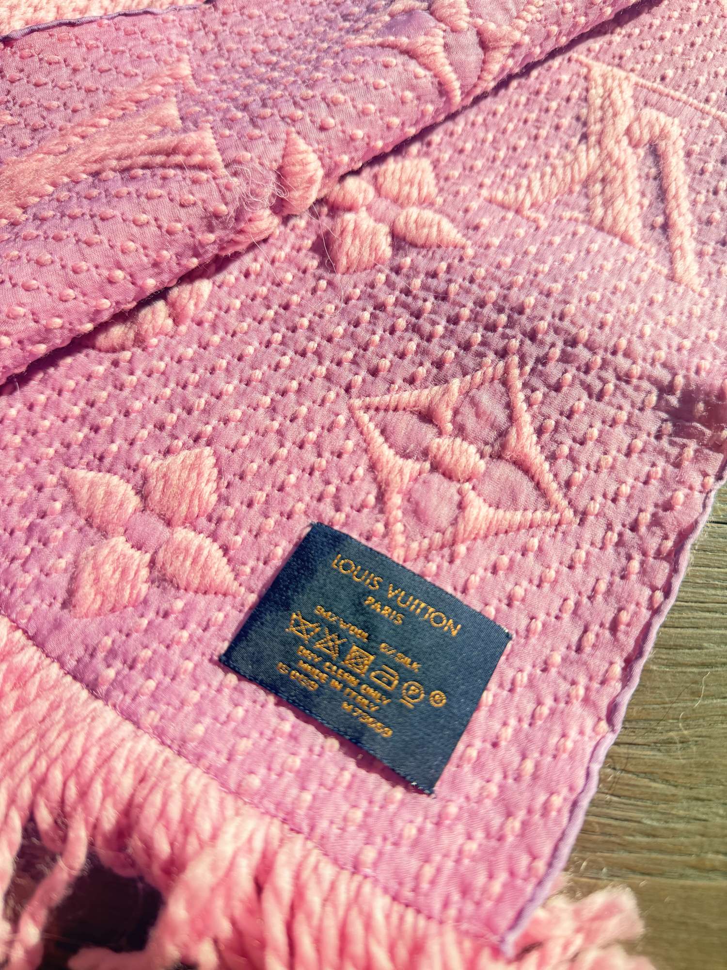 Šalát Louis Vuitton