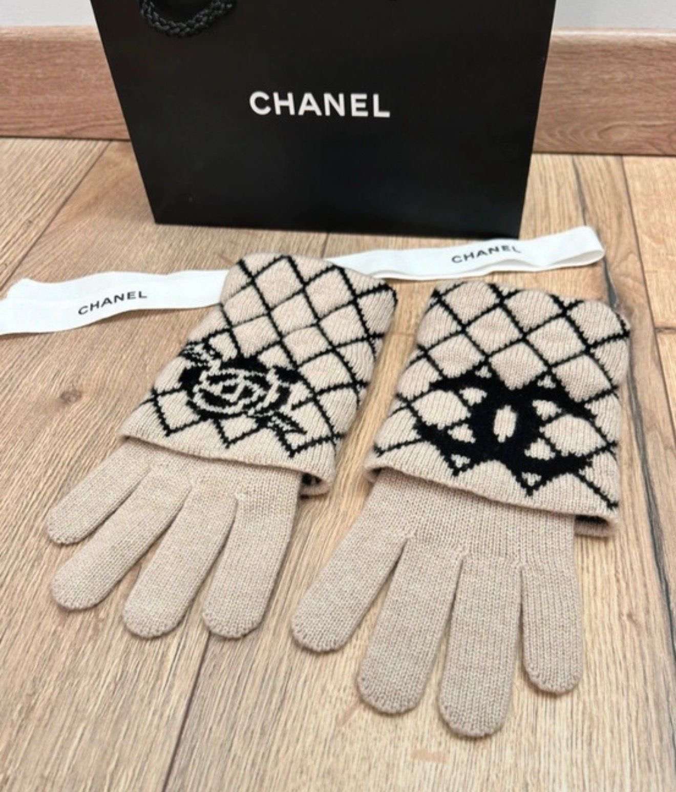 Chanel rukavice