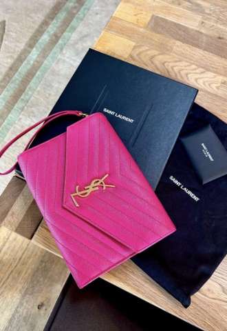 https://www.vipluxury.sk/YSL clutch