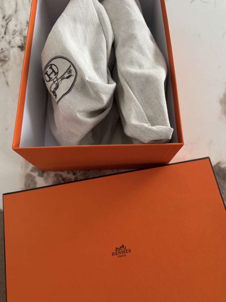 Hermes Chypre cierne