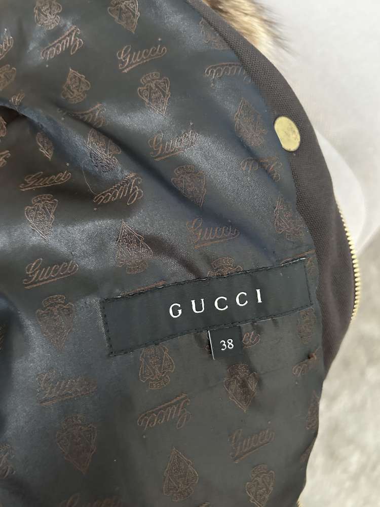 Gucci bunda