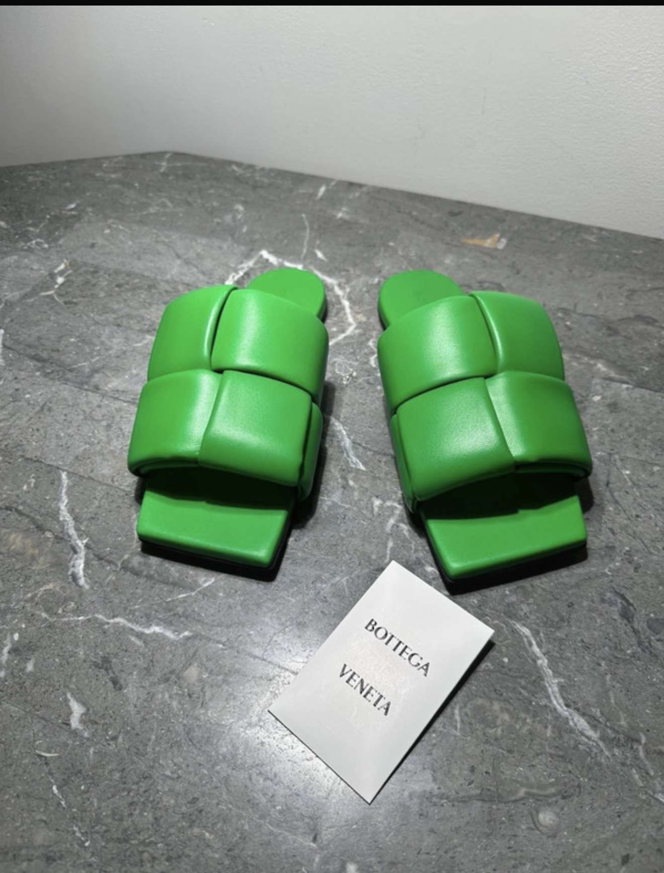 Bottega Veneta šľapky