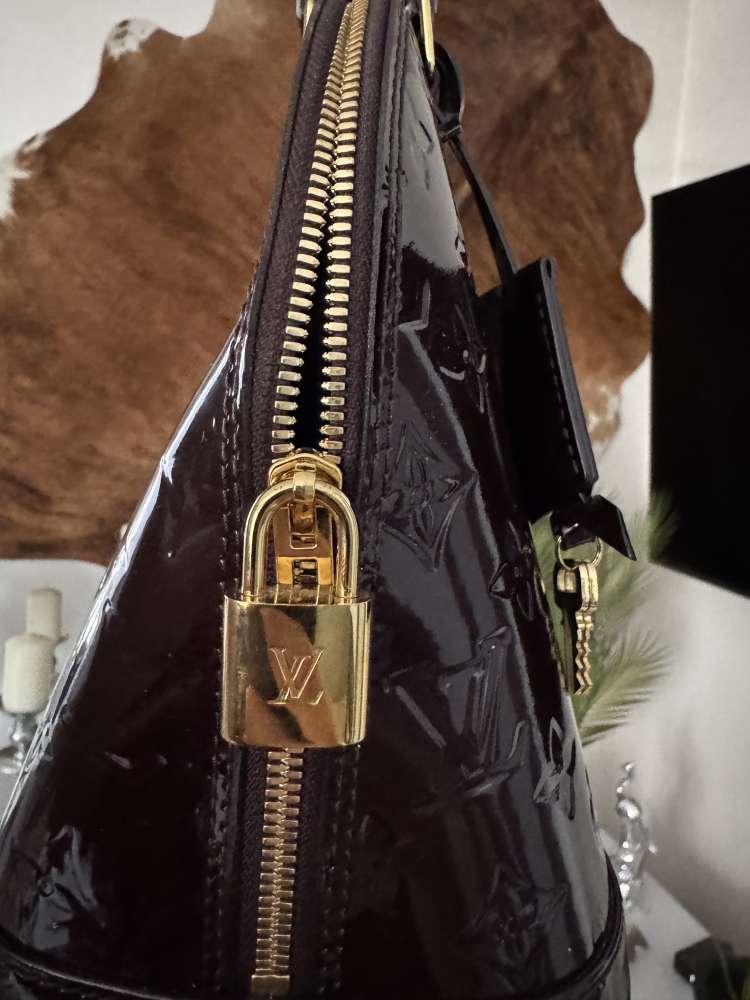 Louis Vuitton ALMA Pm Amarante