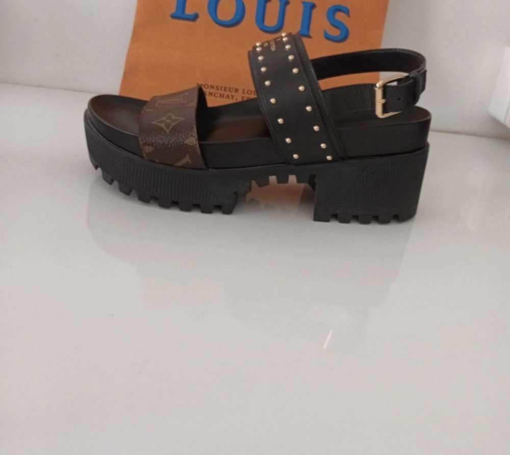 Louis Vuitton sandalky