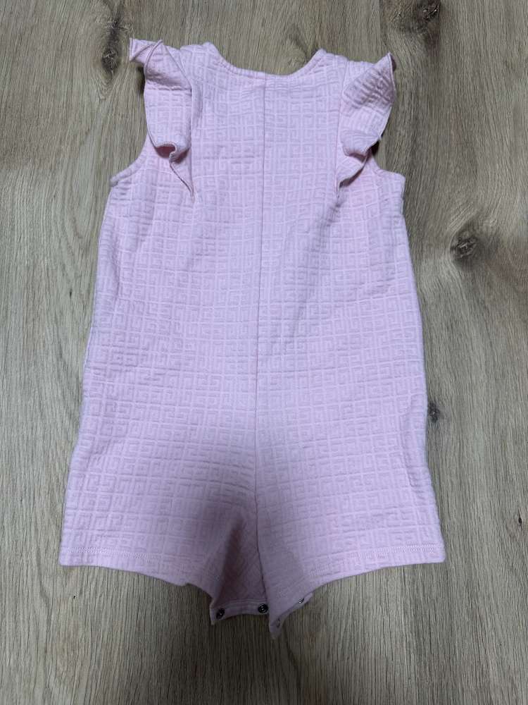 Givenchy  velkost na 18 mesiacov