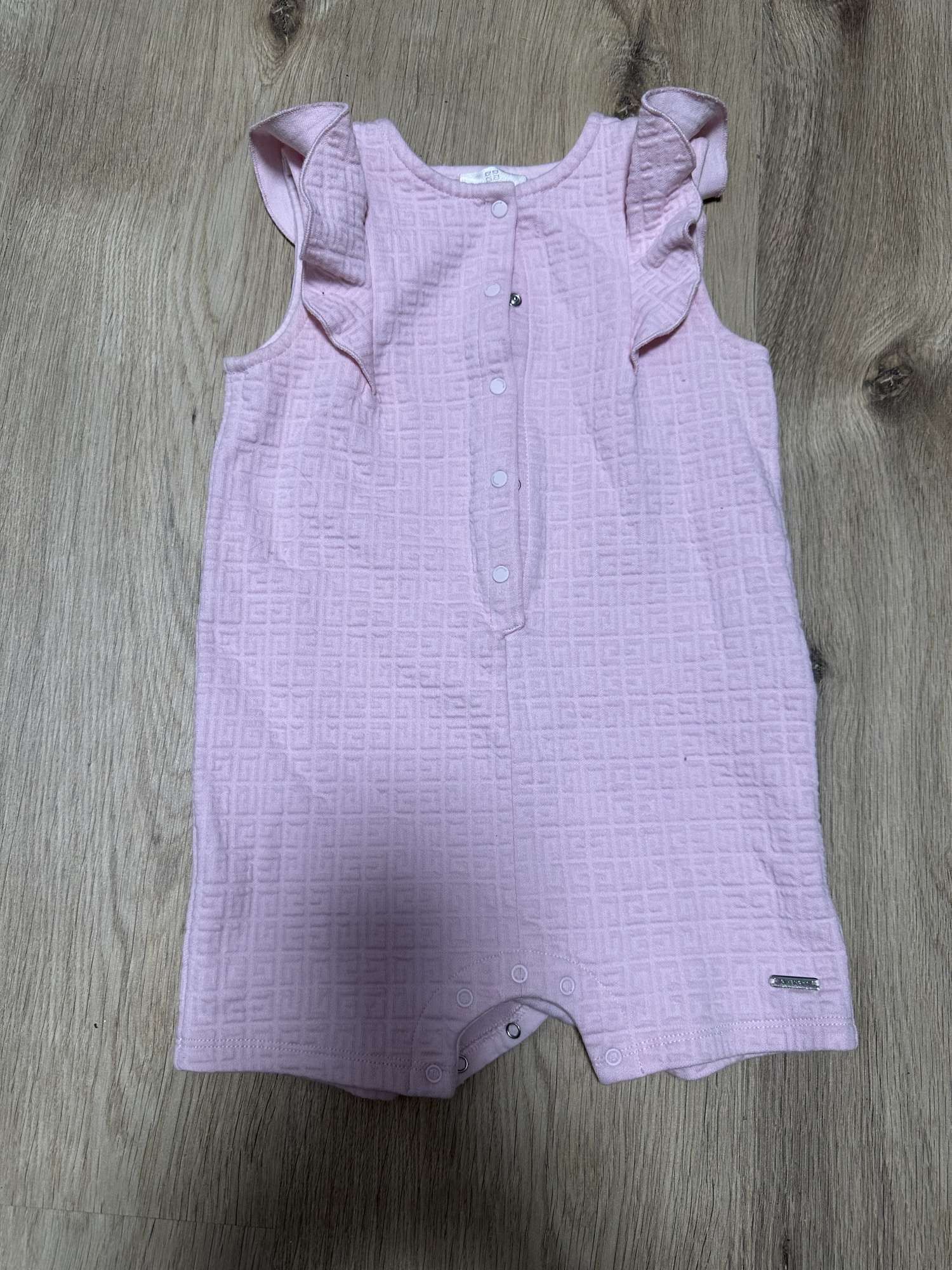 Givenchy  velkost na 18 mesiacov