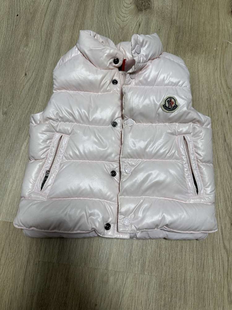 Moncler vesta pudrovo ružova na 12/18 mesiacov