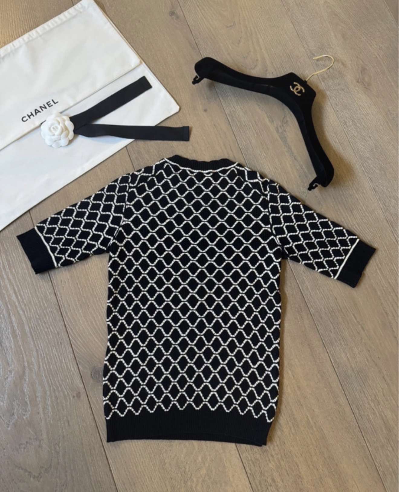 Chanel svetrik