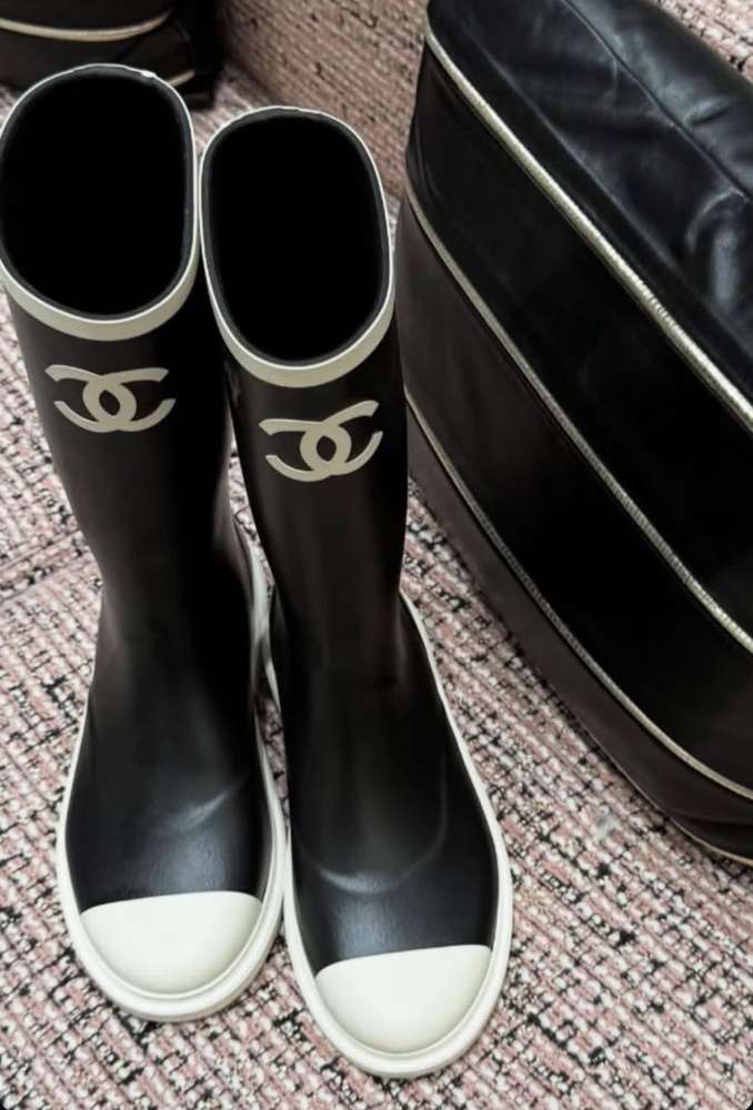 Gumáky Chanel