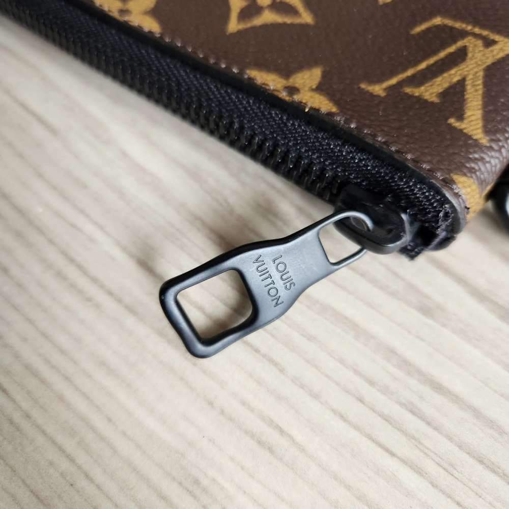 Louis Vuitton Pochette