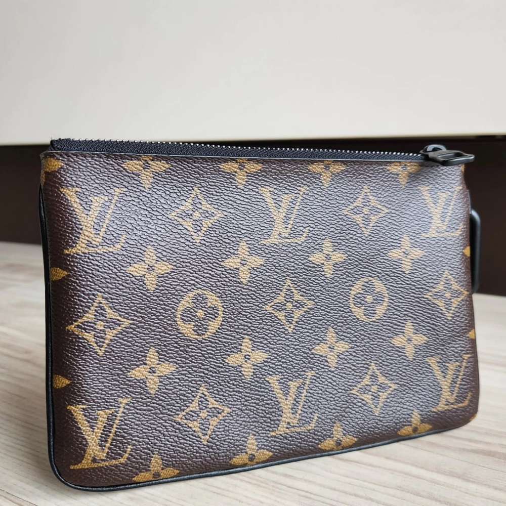 Louis Vuitton Pochette
