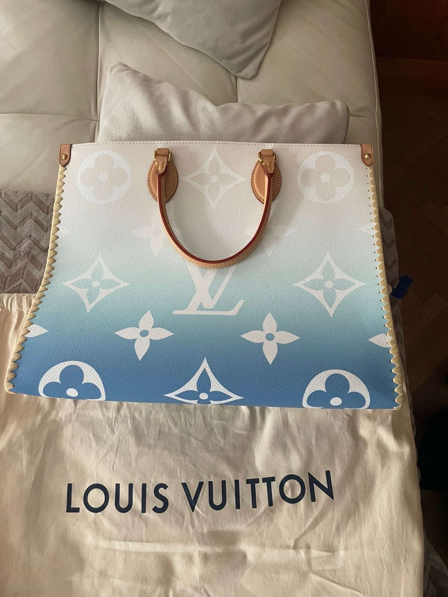 Louis Vuitton onthego