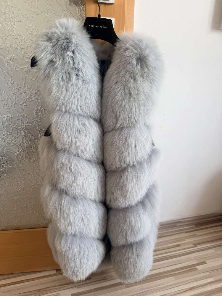 Sivá vesta z líšky
