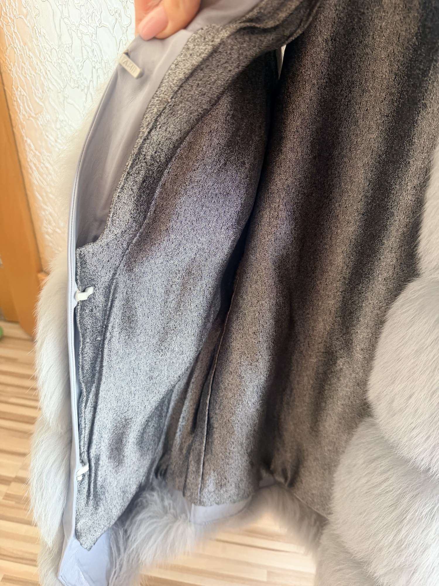 Sivá vesta z líšky