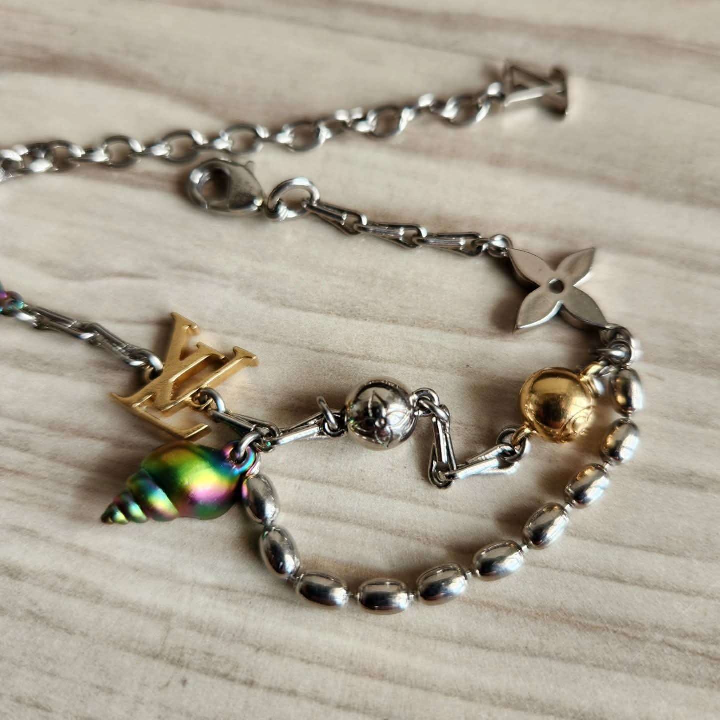 Louis Vuitton naramek