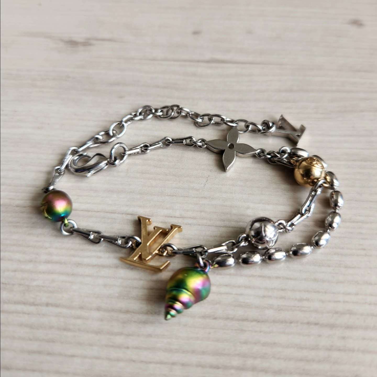 Louis Vuitton naramek